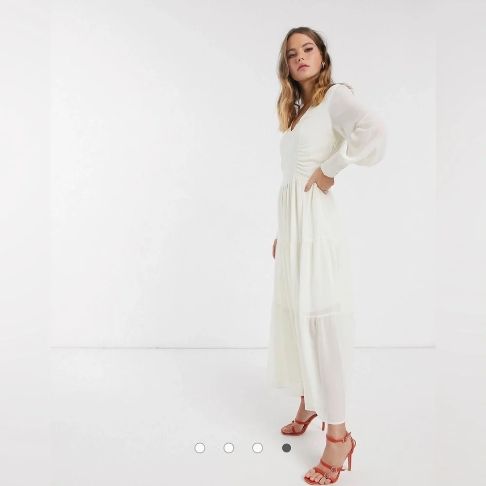 Vero Moda Cream Tiered Maxi Dress Size Small